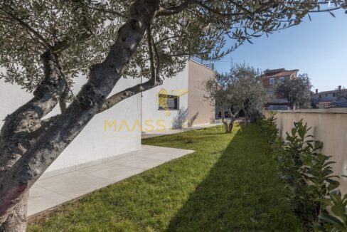 villa-m-premantura-side-of-the-house2