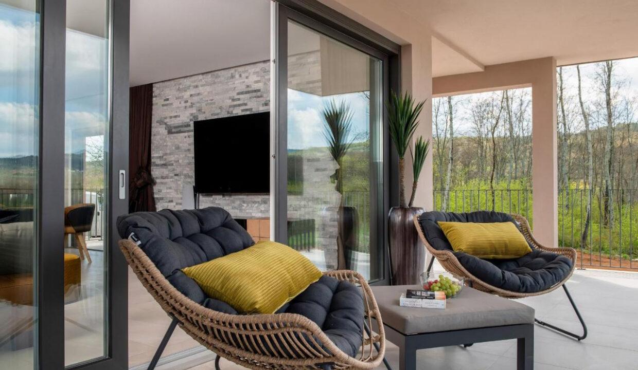 Neue moderne Villa mit traditionellem Charakter - Labin, Istra