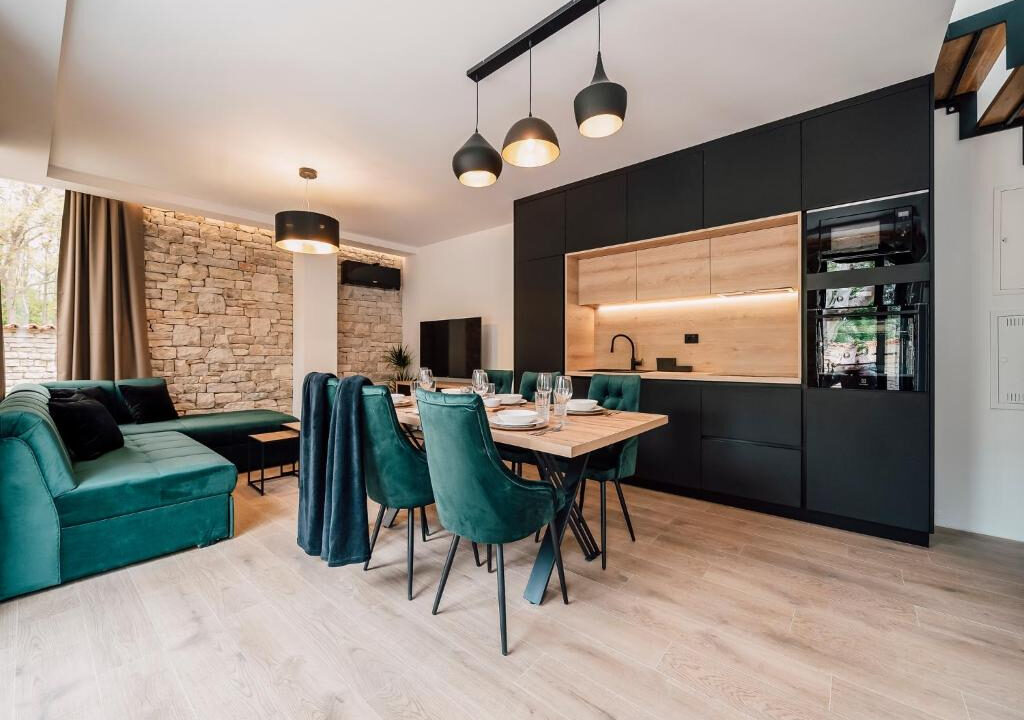 Neue moderne Villa aus Stein in der Region Zadar