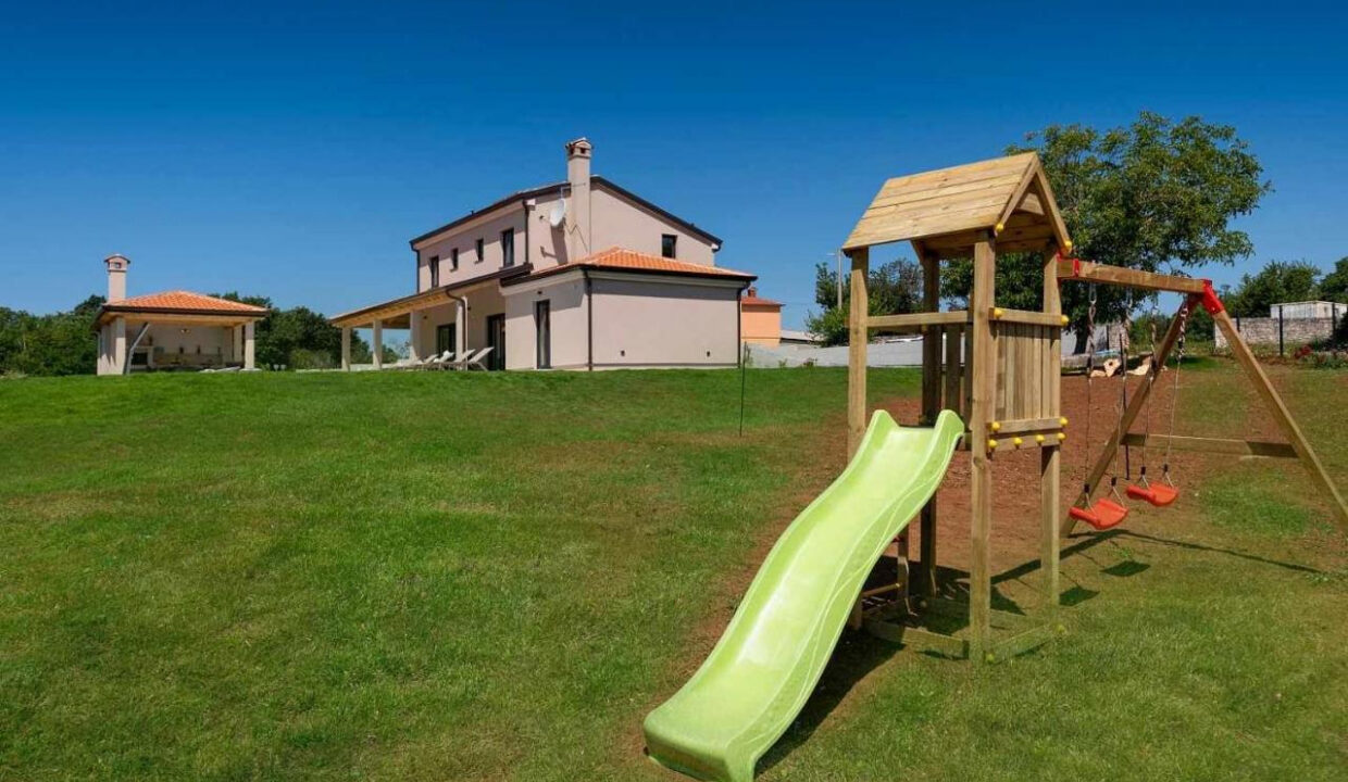 Moderne Villa mit Extra-Grundstück - Tinjan, Region Istrien