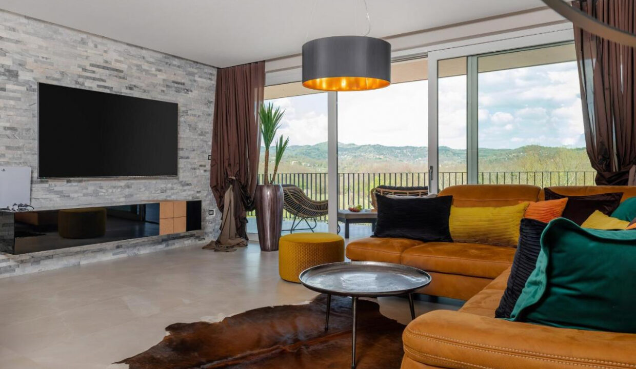 Neue moderne Villa mit traditionellem Charakter - Labin, Istra