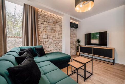 Neue moderne Villa aus Stein in der Region Zadar