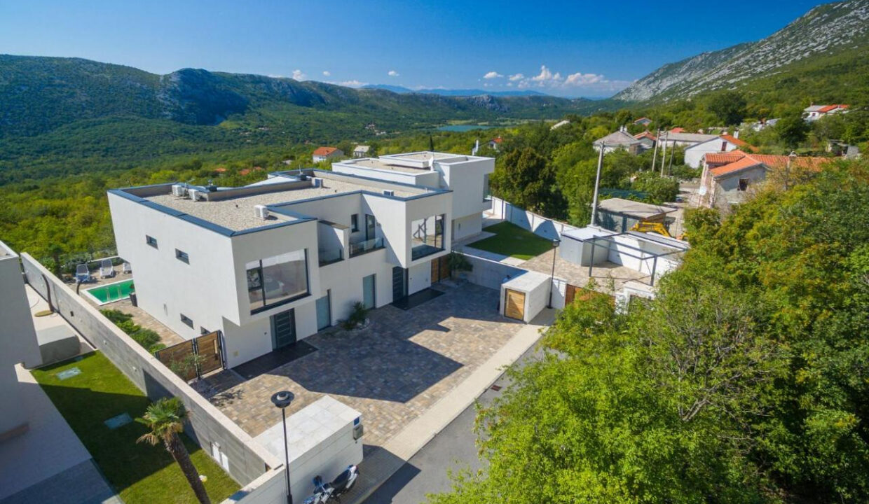 Villa im geometrischen Stil mit atemberaubendem Blick - Crikvenica