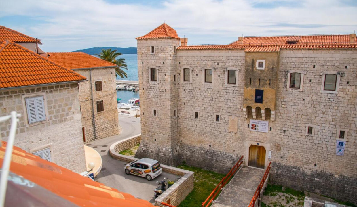 Rustikale Doppelhaushälfte - Kastel Luksic