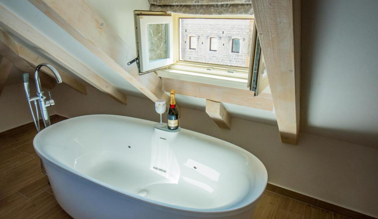 Rustikale Doppelhaushälfte - Kastel Luksic