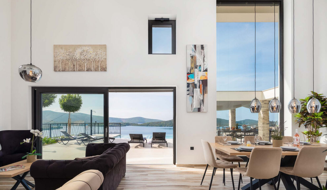 Neue moderne Villa mit Meerblick in der Nähe von Šibenik