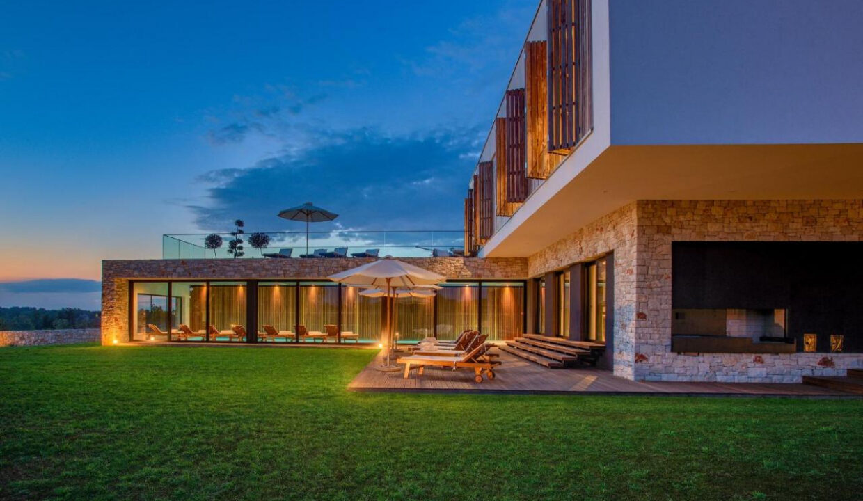 Zeitgenössische Oase, ein luxuriöser moderner Villenrückzugsort, Region Pore?