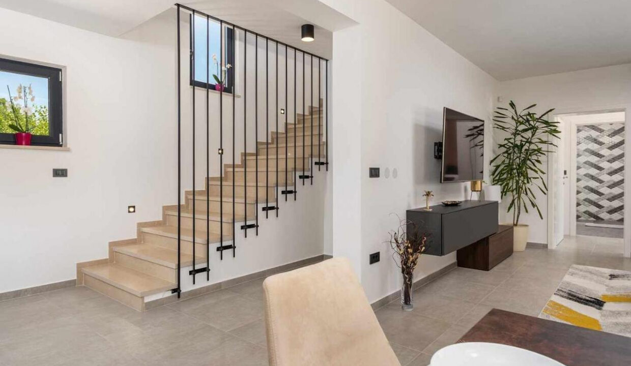 Moderne Villa mit Extra-Grundstück - Tinjan, Region Istrien