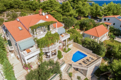 Villa am Meer auf der Insel Bra?