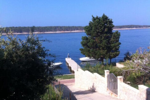 Erstaunliche Villa direkt am Meer auf der Insel Rab