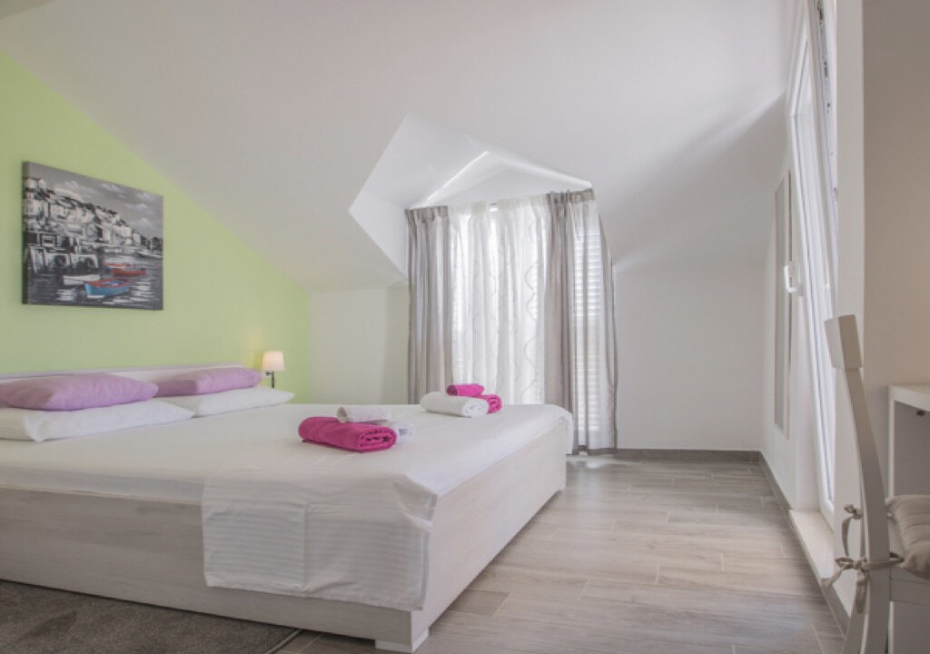 Neues modernes Haus auf der Insel Solta