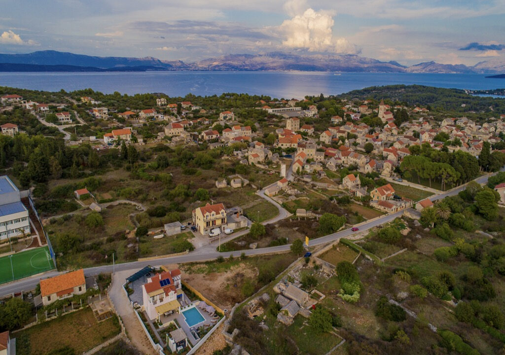 Neues modernes Haus auf der Insel Solta