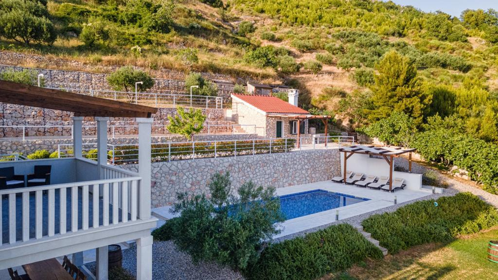 Steinhaus mit Meerblick in Omis