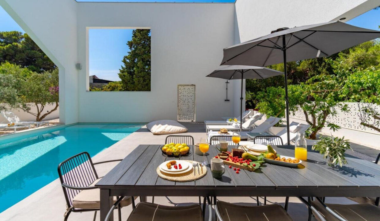 Erstaunliche neue Villa auf der Insel Brac