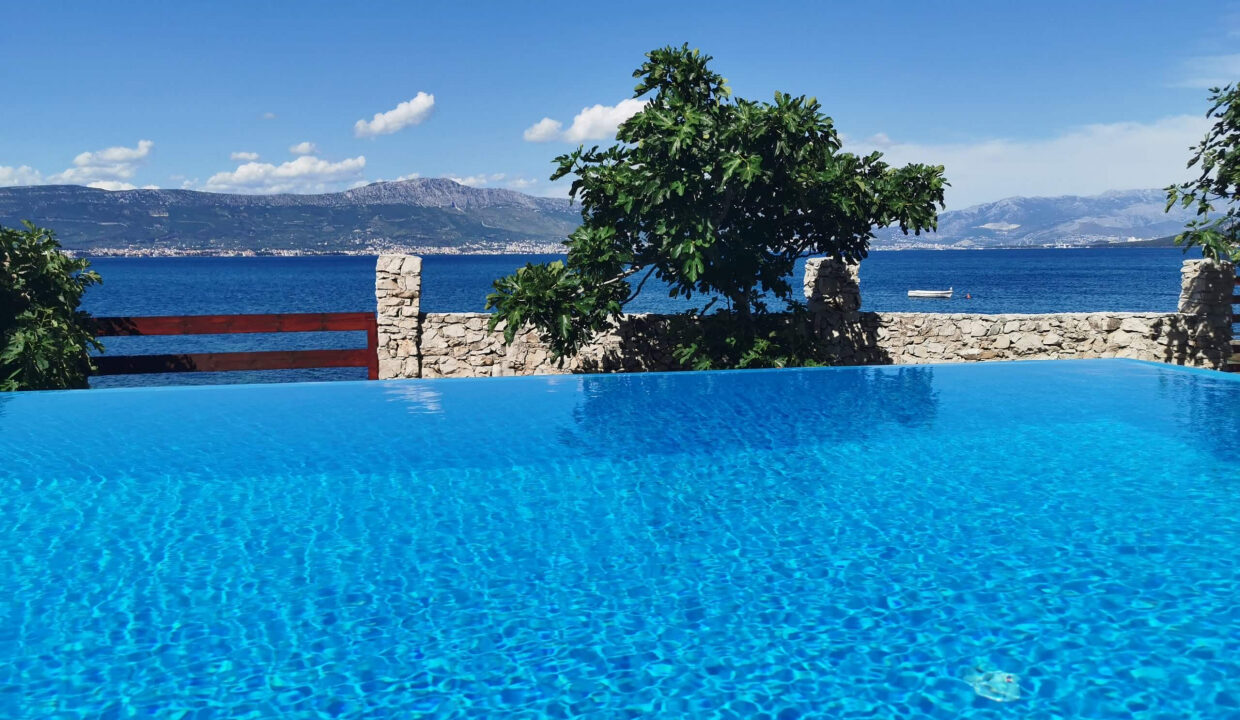 Doppelhaushälfte direkt am Meer ?iovo