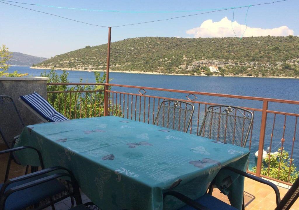 Haus am Meer auf der Insel Drvenik Veliki