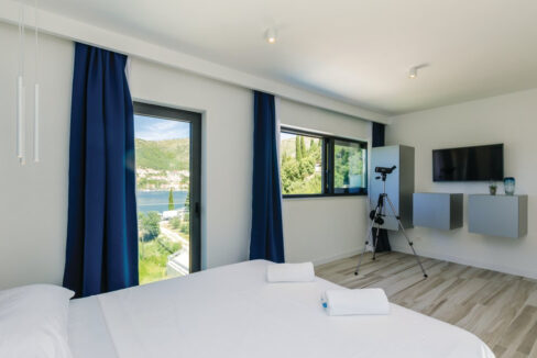 Weiße Villa am Meer mit extra Grundstück - Dubrovnik