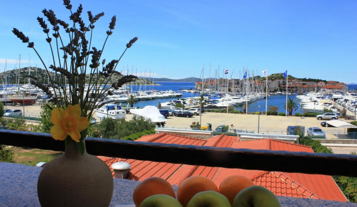 Grundstücke am Meer Tribunj