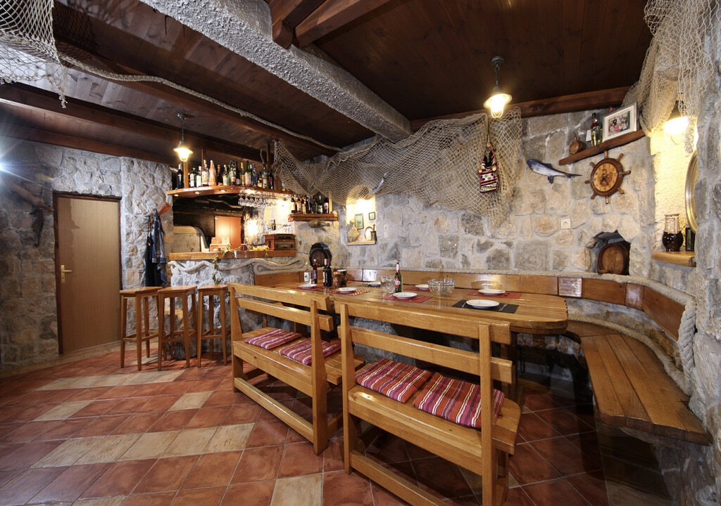 Haus mit Garten und Meerblick in Makarska