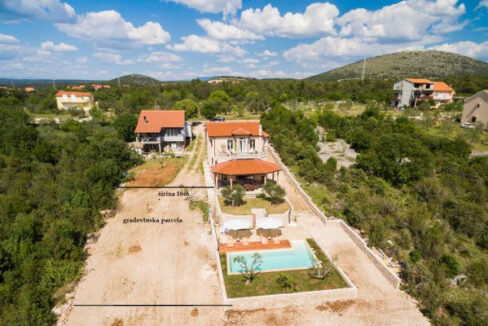 Tropisch anmutende Villa in der Nähe des Nationalparks Krka