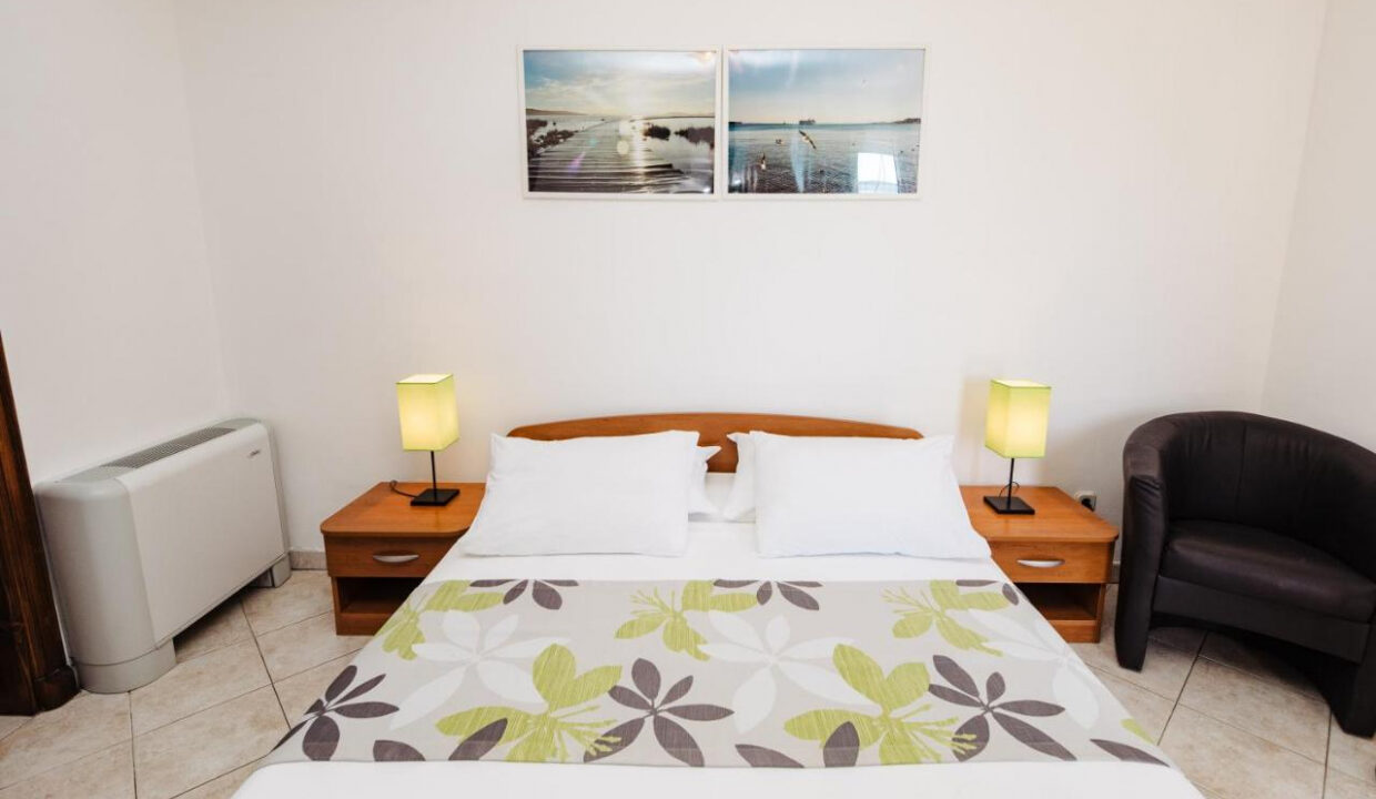 Grundstücke am Meer Tribunj