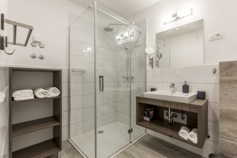 Steinhaus mit Meerblick in Omis