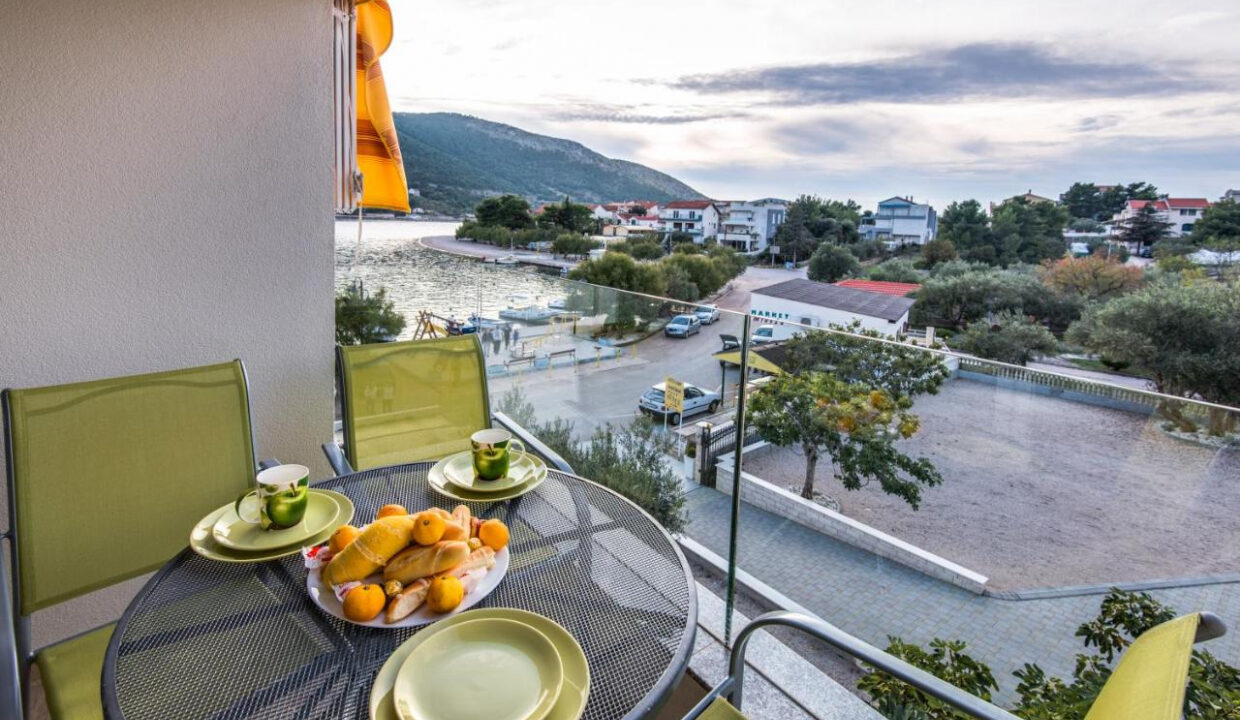 Haus am Wasser in Sibenik