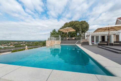 Steinvilla im Kolonialstil - Drvenik Mali, Split