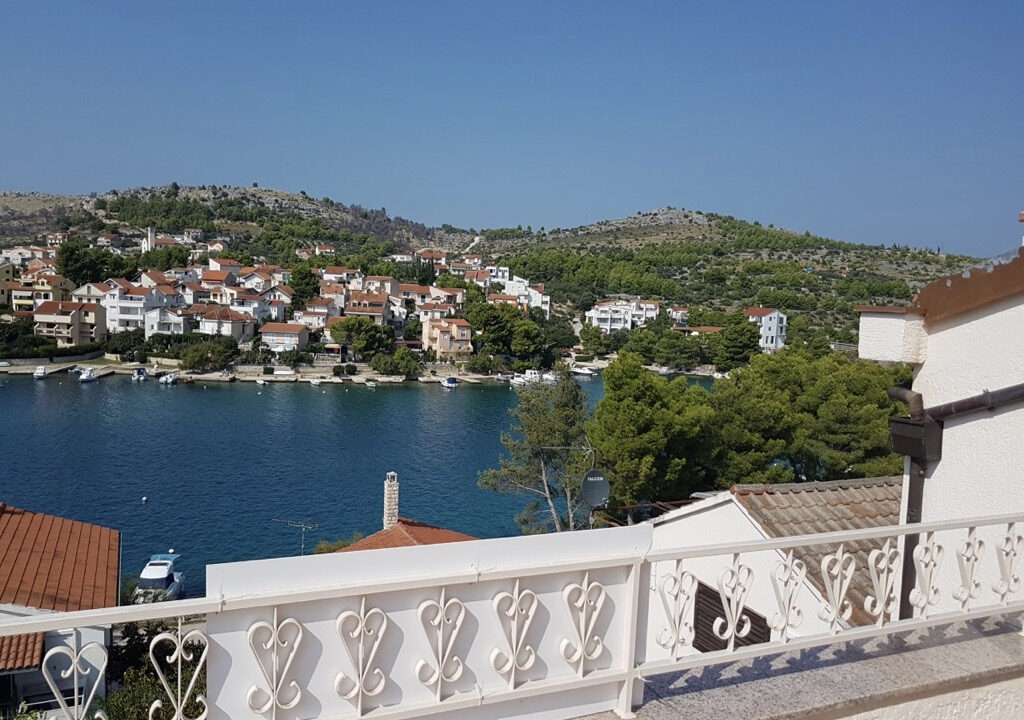 Haus mit Meerblick in Sibenik