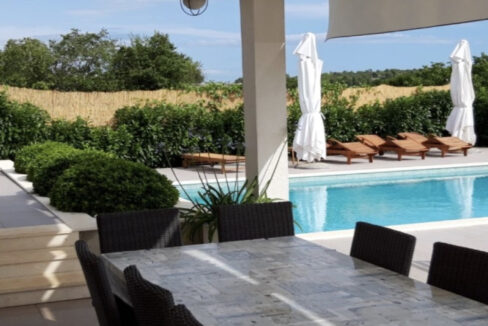 Neues modernes Haus auf der Insel Solta