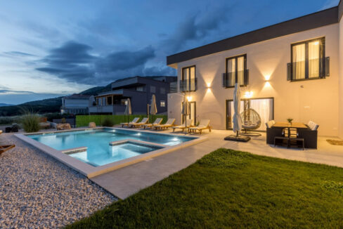 Neues Meerblick-Ferienhaus Podstrana