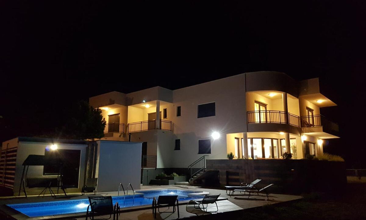 Grundstück mit Meerblick in Crikvenica