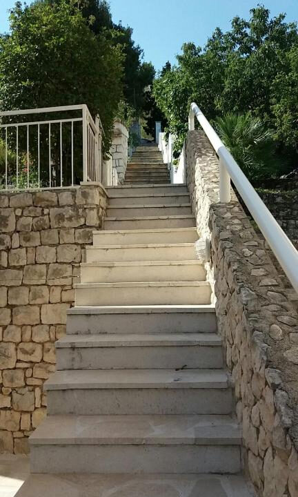 Haus am Meer in der Nähe von Šibenik