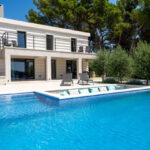 Villa aus Stein direkt am Meer auf der Insel Brac