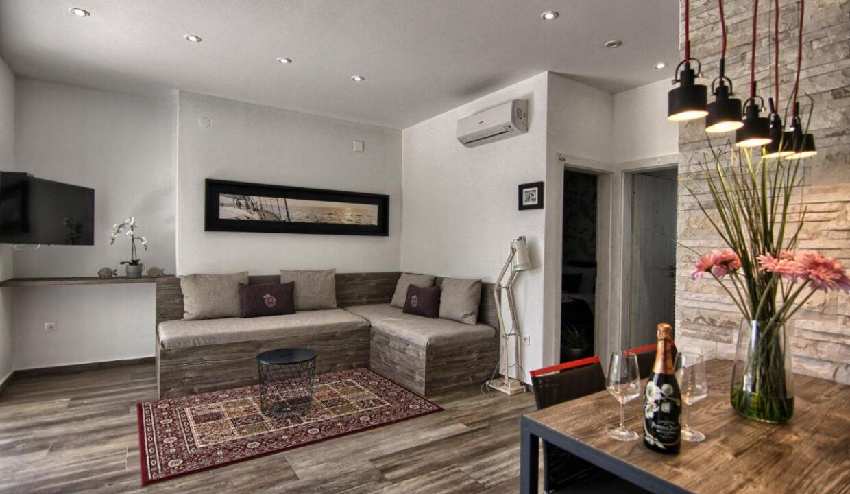 Grundstück am Meer Pakostane