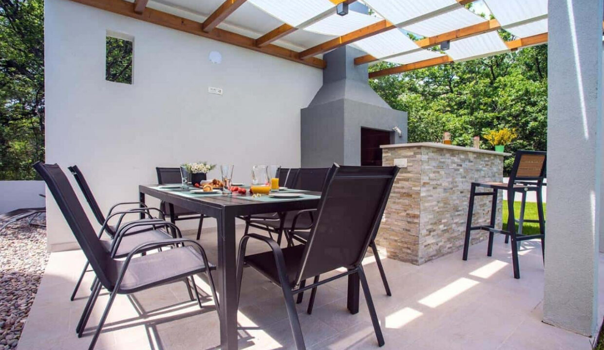 Modernes Haus in der Region Omis