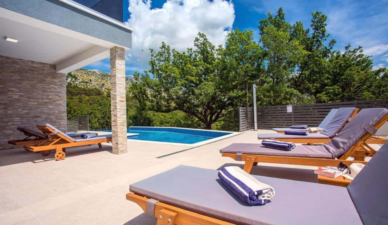 Modernes Haus in der Region Omis