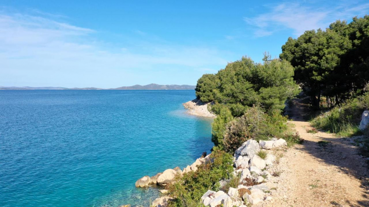 Grundstück am Meer Pakostane
