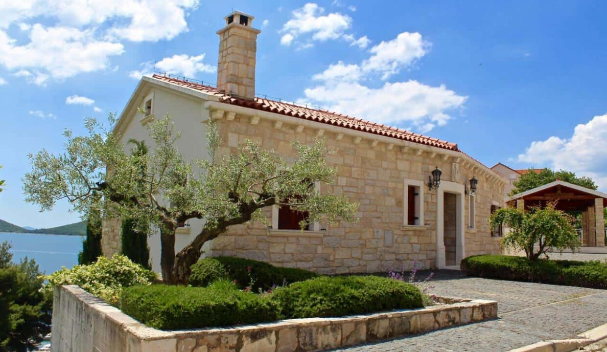 Erstaunliches Haus bei Pakostane