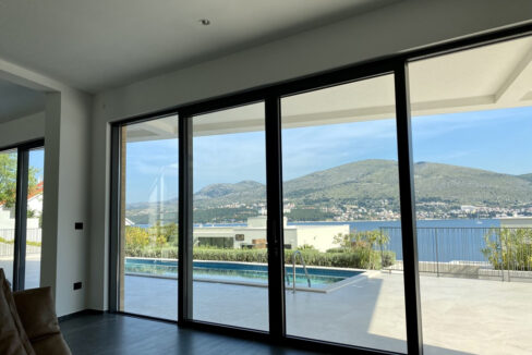 Neue moderne Villa auf Ciovo, nahe am Meer