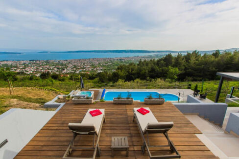Villa mit Meerblick in einem Vorort von Split