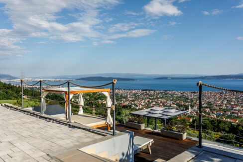 Villa mit Meerblick in einem Vorort von Split