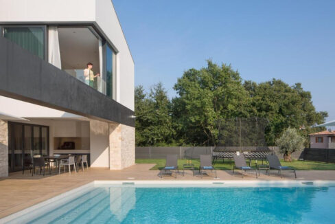 Zeitgenössische luxuriöse moderne Villa - Liznjan, Istrien