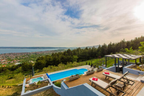 Villa mit Meerblick in einem Vorort von Split