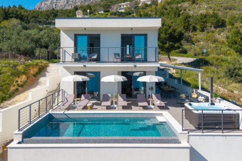 Neue Villa mit Meerblick in Omiš