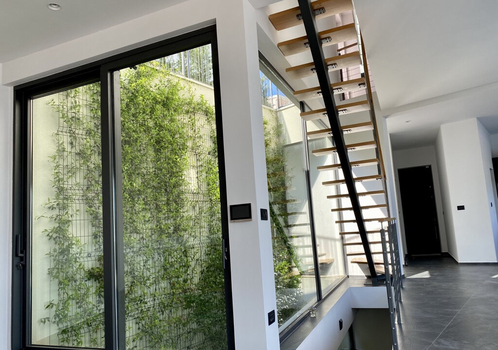 Neue moderne Villa auf Ciovo, nahe am Meer