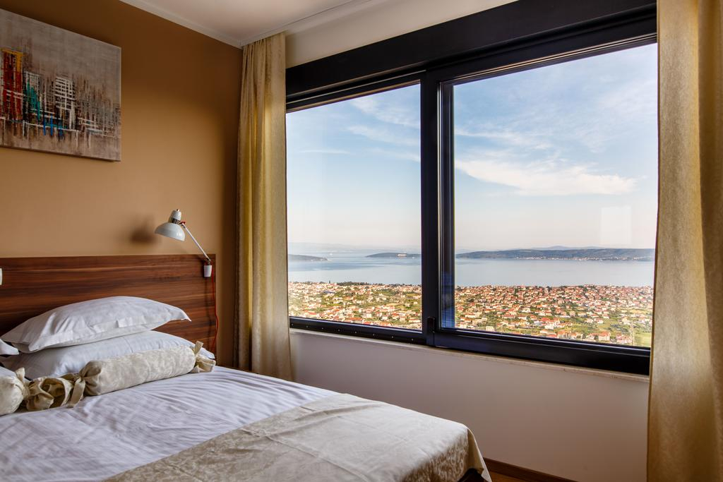 Villa mit Meerblick in einem Vorort von Split