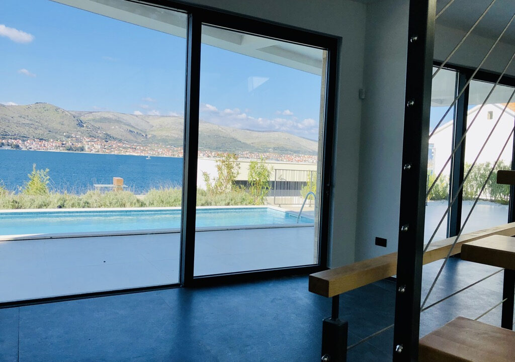 Neue moderne Villa auf Ciovo, nahe am Meer