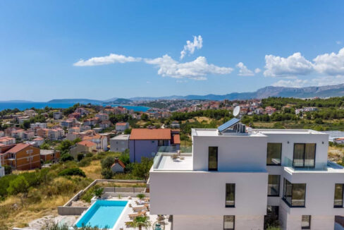 Ausgezeichnete neue Villa in Split