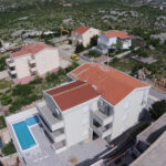 Appartementhaus mit Meerblick in Cesarica